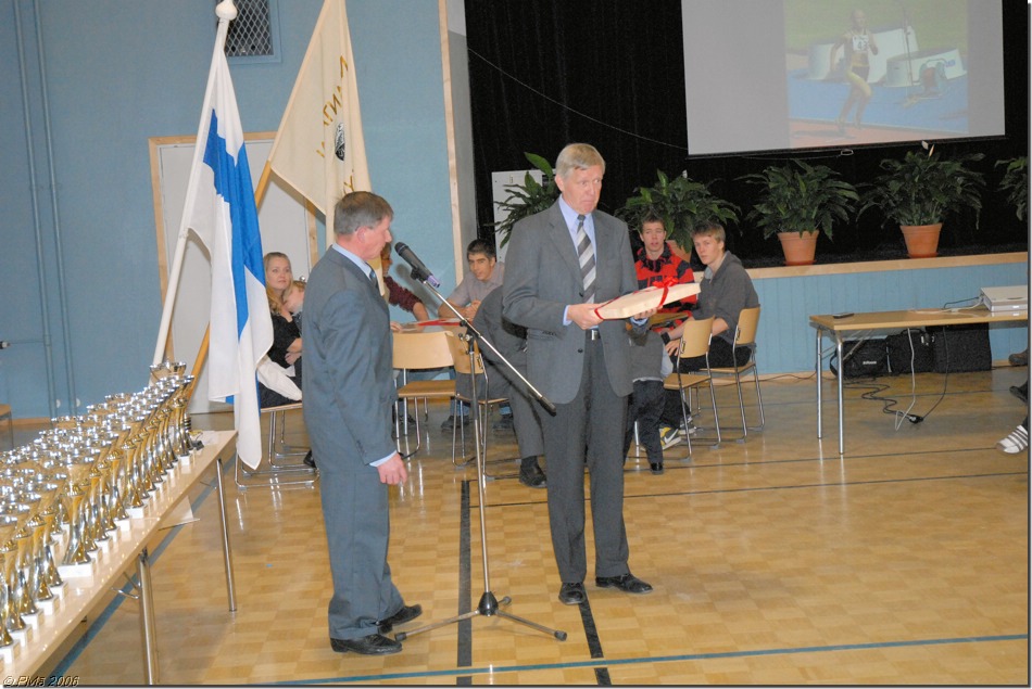 LOYLYN_85v_JUHLAT_2006_11.JPG